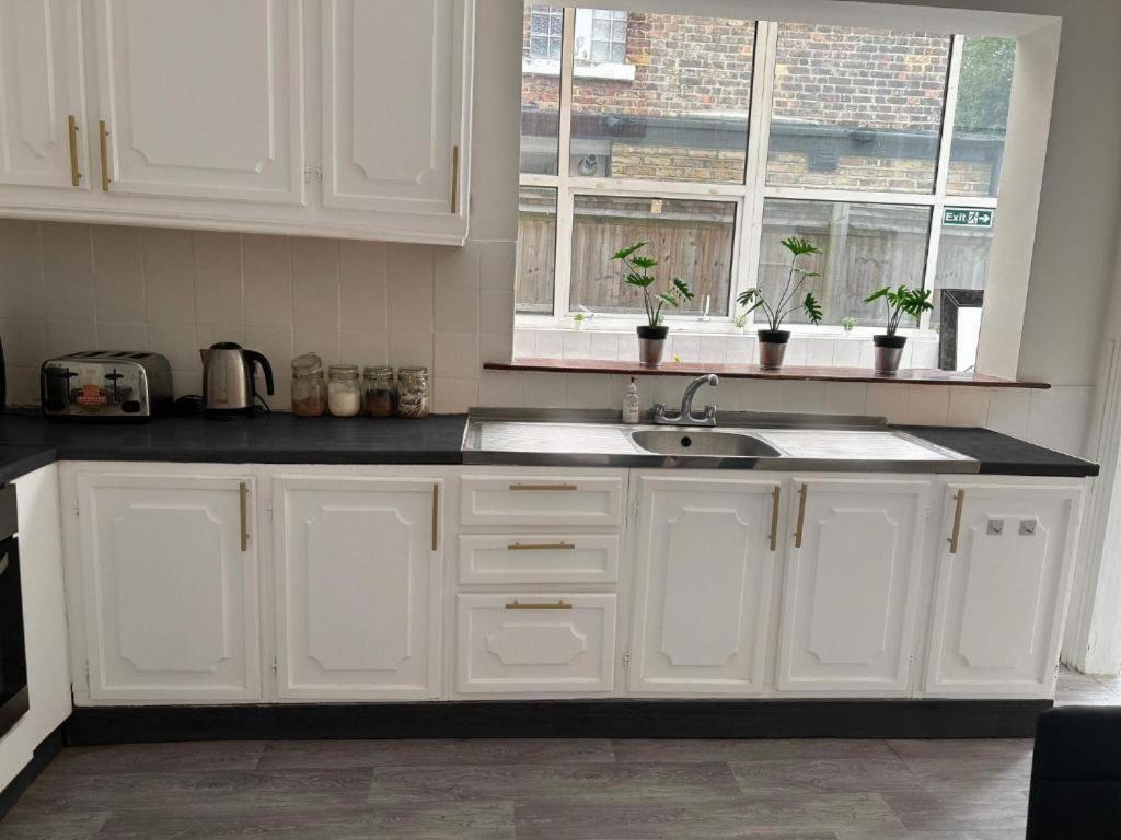 Guest House Balham, South London Spacious, Lambert, 6 Rooms Available Екстериор снимка